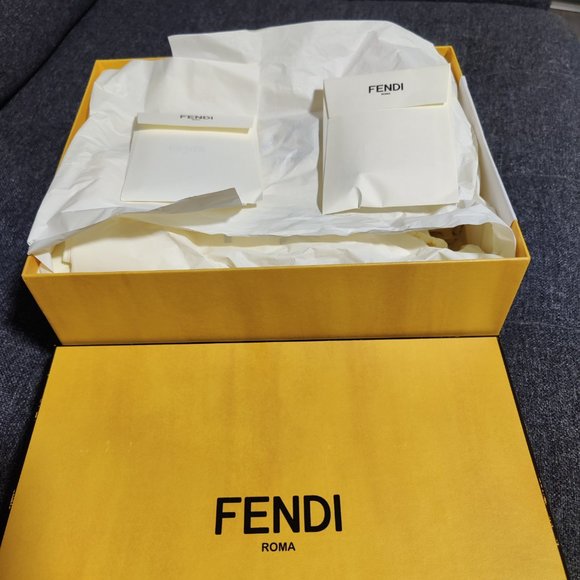 Brand New Fendi Colibrì Lite, size 38.5, Pink Sequin - Picture 4 of 10
